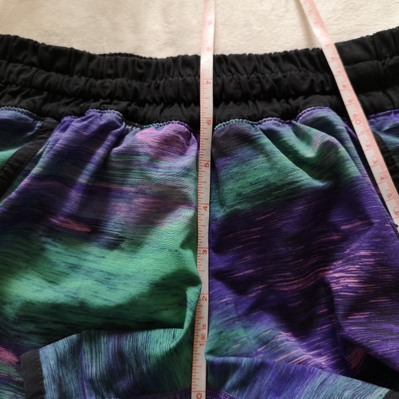 Lululemon Drop It Low ShortRio Nights Multi / Black Size 4 - Picture 15 of 17